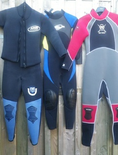 Children usually like to have a good quality well fitting wetsuit for whichever lake they swim in.